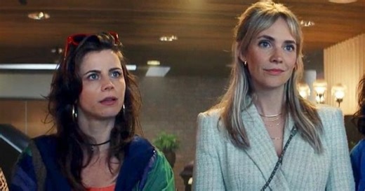 Elise Schaap en Bracha van Doesburgh spelen een tweeling in de teaser van nieuwe komedie - FilmVandaag.nl