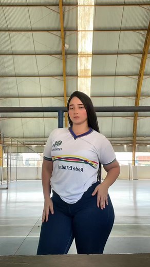 Explore Colombian Culture Through Fashion and Movement