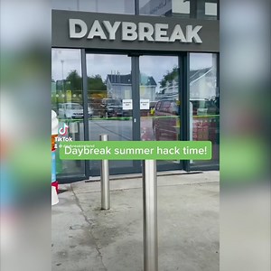 20 reactions | Check out this Lovin Summer ice cube hack! Perfect for those warm summer days. Tag someone in the comments who should try this! #Hacks #LovinSummer | Daybreak Ireland | Facebook