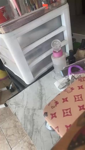 Still have clothes giving away .link up . dem new .... watts app me for ORANGES and pineapples .free DELIVERY in portmore ( depending on distance) .... the ladies in the video are my Good customers .@1_Lee simsimma # DOUBLE DOSE of SEXINESS