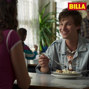 28K views · 40 reactions | Hned bylo jasné, že to bude láska. Nové chutě, společné zážitky a spokojená bříška, to milujeme i po 30 letech. ❤️ A na co s láskou vzpomínáte vy?  | BILLA Česká republika | Facebook