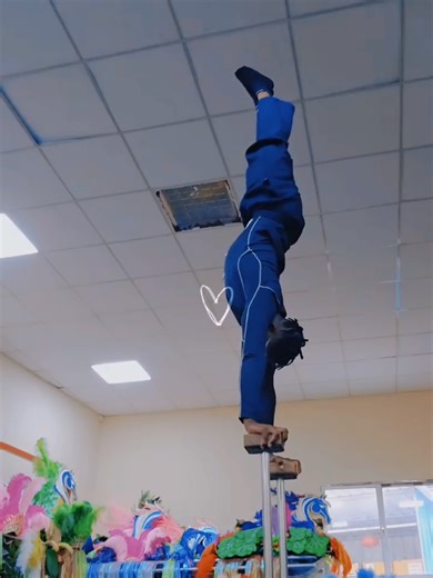 Incredible Acrobatics and Tumbling Performance