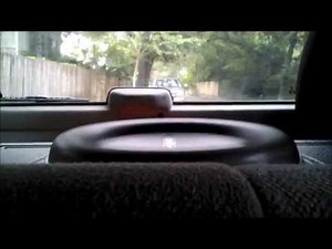 JL Audio 12W7 Flexing