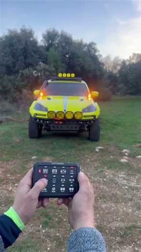 Every off-road build needs the MICTUNING P1s-AC wireless RGB switch panel 👊👊