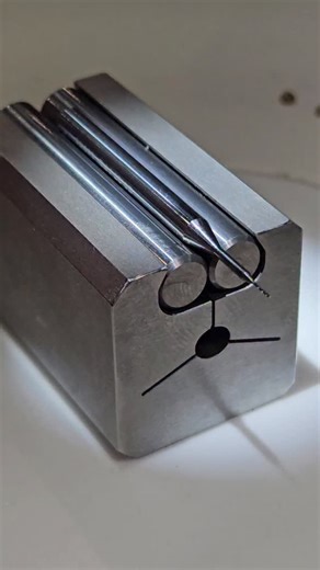 NH Micro | Shop-made vee block. Carbide pins provide hard-wearing surfaces, they are preloaded by the flexure, which able to be cammed open (the... | Instagram