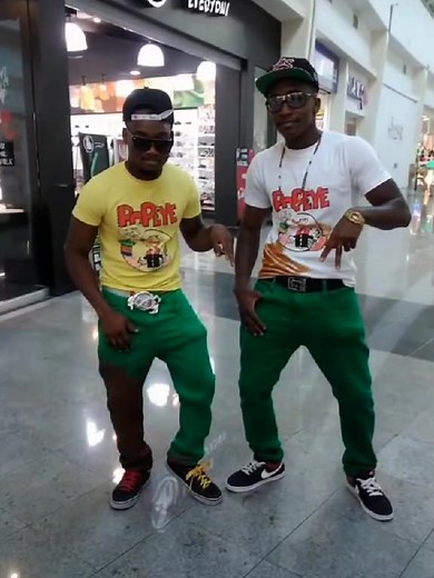Ohh give thanks I made it....jump off the Jet st8 to link big bro Caramelo......me an my bro just like old times did a pop up performance........at Lax......fans were so excited to see us!!!!$$$......... | Chocolateh Entertainer Boss Amaya