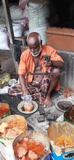 গ্রামের হাটে খাঁটি আখের গুড় || Original Sugarcane Jaggery Selling 2025