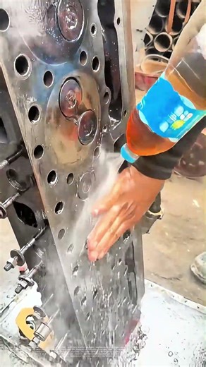 Liquid Precision: How a Simple Bottle Becomes a Cleaning Tool