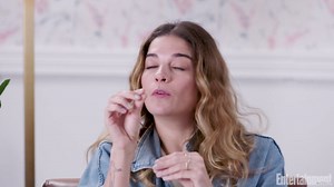 'Schitt's Creek' star Annie Murphy spills behind-the-scenes secrets and stories