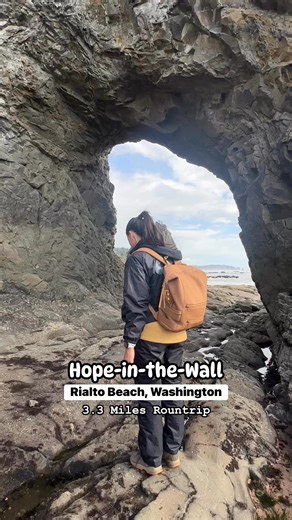 🌊 Hike to Rialto Beach’s Hole-in-the-Wall 🌊One of Olympic National Park’s most unique coastal hikes! 🥾 Starting from Rialto Beach, you’ll follow the shoreline for about 1.5 miles until you reach a massive rock arch carved by the waves.📍 Tip: Go at low tide so you can safely walk through the arch and explore the tidepools—full of sea stars, anemones, and colorful marine life.🌅 Best Time: Sunset is magical here, with the sea stacks glowing in golden light.⚠️ Watch the tides – At high tide, th