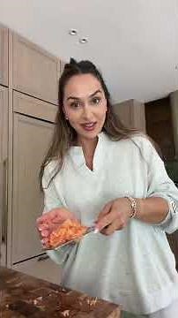 A really easy and delicious cottage cheese recipe #cottagecheese #easyrecipe #snackideas #tiktok