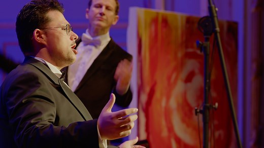 🎼GRANADA💃🏼 by A. Lara One of the songs you most want to dance along to. This was one of the first songs I learned as a 17 year old and I really enjoy singing it. Here iam in the legendary Laeiszhalle in Hamburg with conductor Bruno Merse and the Orchesters of Hamburg. A big thank you goes to Yes to the dress for this spectacular Toxido. Filmed by the fantastic @cinematograve #granada #augustinlara #carreras #spanishlovesong #musica #fyp #passion #hamburg | Ricardo Marinello