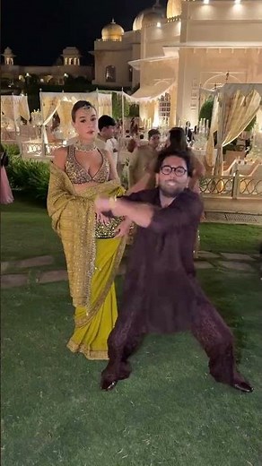 Send me rishtas 😭 please someone 😭 anyone 😭 I just want 2 marry