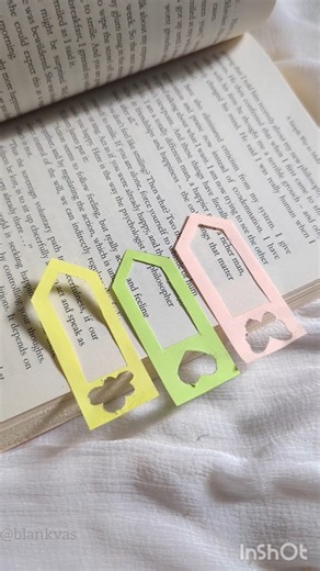 Bookmarks using sticky notes#diy#bookmarks #stickynotesdiy#crafts