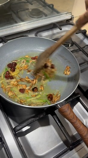 4K views · 1K reactions | Advance booking is open now Book your order . We have our own stores in 17 main cities of Pakistan . Mazeedar home made khany expiry upto 6 months with out any preservatives open the box warm it and enjoy with nan or roti , #cusine #palak #haleem #qorma #qorma #saag #saaglover #tinfood | Ghar Se Ghar Tak | Facebook