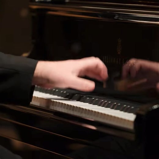 Some lively Ravel for this sunny Monday. So excited to give two performances of Ravel’s Piano Concerto for Left Hand with the Royal Philharmonic Orchestra conducted by Jordan de Souza in June. We’ll be at Cadogan Hall, London on 12/6 and City Hall, Hull on 13/6. Hope to see you there 🎹🎶 https://www.rpo.co.uk/whats-on #piano #pianoconcerto #ravel #lefthand #lefthandpianoconcerto #mauriceravel #royalphilharmonicorchestra #londonconcert #pianist #pianistsofinstagram #instapiano | Nicholas McCarth