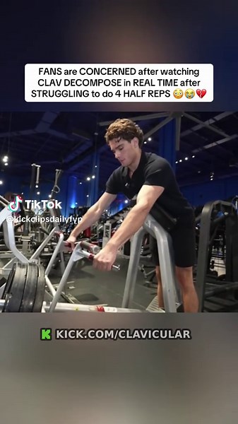 FANS are CONCERNED after watching CLAV DECOMPOSE in REAL TIME after STRUGGLING to do 4 HALF REPS #clavicular #viral
