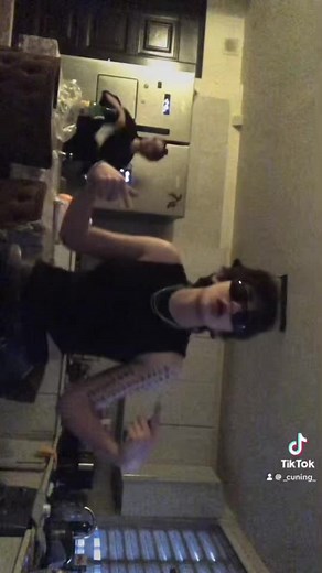 Vidéos de _elina_sb (@_cuning_) avec Sweet Sacrifice (Originally Performed by Evanescence) [Karaoke Version] - Hit The Button Karaoke