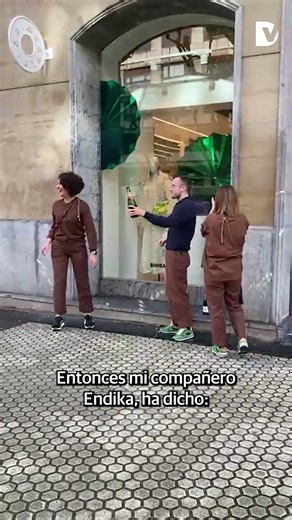 The Bimba y Lola staff in San Sebastián celebrate their second prize: "We are ecstatic!!!"