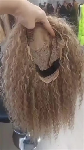 Translation into English: In our salon, we create custom-made woven afro wigs – tailored to you, your style, and your beauty 💛 Today we are presenting a wig in two shades: 🤎 brown subtly blended with blonde 🤍 The result? An incredibly natural look, rich color depth, and lightness that makes the wig look just like real hair 🌿 👉 See for yourself how natural you can look by choosing a perfectly matched afro wig. Each wig is made to measure, with great attention to detail, hair texture, and wea