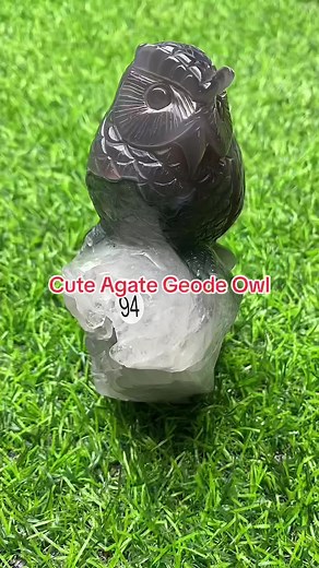 #crystals #crystalcarvings #decorations #agates #agategeodes #owl #owlcrystal #ornament 🦉 These are some very delicate owls. 👍🏻 Its material is very good geode agate. 🤩 Their crystal clean, meticulous workmanship, very image! Of course, it is very suitable for making gifts and home decorations. 🥰 🥰