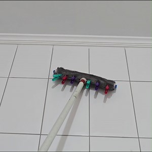 Put some clothespins on the squeegee and you'll be amazed at the results! | LＥＡＲＳ GOOD TIPS