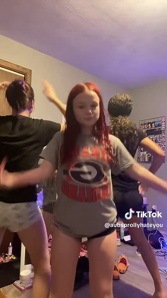 left cheek right cheek!!! | left and right dance