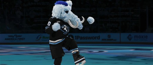 Predators Mascot Gnash Takes Shot At Tusky As Ice Age Rivalry Continues