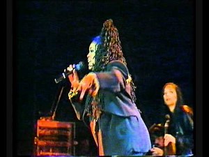 Soul II Soul: "Back to Life" (Live)
