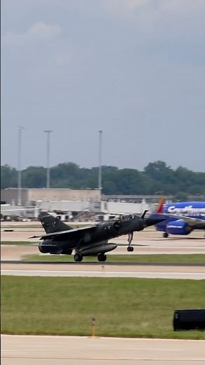 INSANE! French Mirage F1 takeoff at SDF Airport