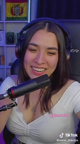 Engaging Live Stream Conversation with @marielsz