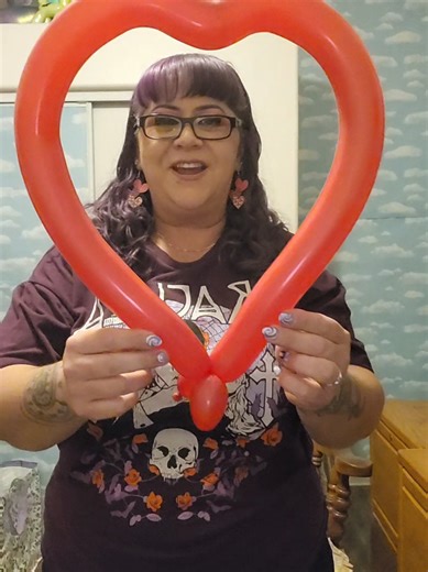 Hello February ❤️ today's balloon animal is a heart made out of a 260 red balloon 🎈 #heart #balloons #balloonanimals #balloontiktok #balloontwisting