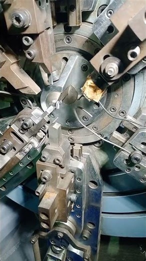 Forming Tension spring #machine #technology #shorts