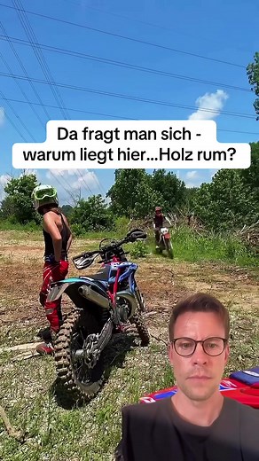 Motorrad macht Salto. Manchmal ist der kürzeste Weg im Leben nicht immer der Beste. Vergesst nicht zu folgen. #mountainbike #mtb #tiktokreel #comedy #trendreels
