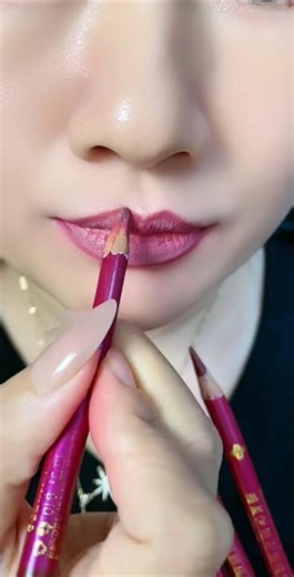 One Stroke Lip Liner Tutorial | Define & Perfect Your Lip Shape Easily #beauty #shorts