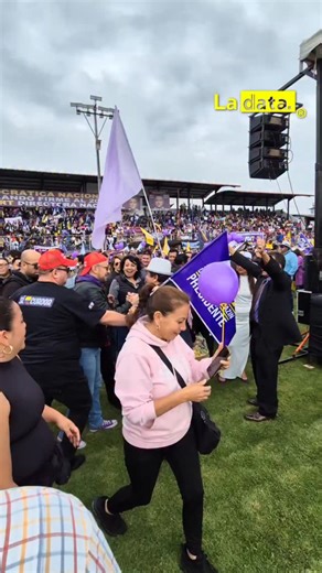 #Tendencia Pichincha se viste de ADN: Calderón vive una fiesta democrática en su Primer Encuentro Provincial. El Coliseo de Calderón se llena de energía y compromiso con el Primer Encuentro Provincial de Dirigentes de ADN. Ante una multitud entusiasta, el movimiento consolidó su estructura territorial en un ambiente de unidad y respaldo masivo. ​ • ​Liderazgo presente: El evento contará con la participación de Cynthia Gellibert (Directora Nacional) y Nataly Morillo (Directora Provincial), quiene