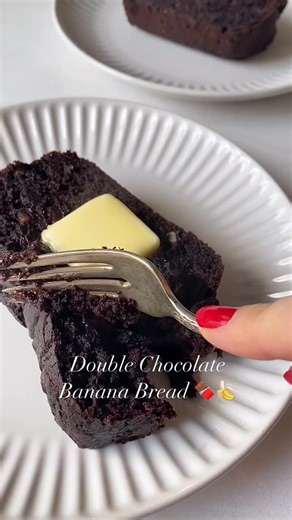 2.2K views · 20 reactions | This easy Chocolate Banana Bread recipe is perfect for breakfast, snacks, or a quick dessert. 1 ½ cups mashed bananas 1 egg ½ cup melted coconut oil, or vegetable oil 1 tsp vanilla extract 1 cup flour, all purpose or gluten free flour ¾ cup light brown sugar, or coconut sugar ½ cup cocoa powder 1 tsp baking soda pinch sea salt, optional ¾ cup dark chocolate chips | Organically Addison | Facebook