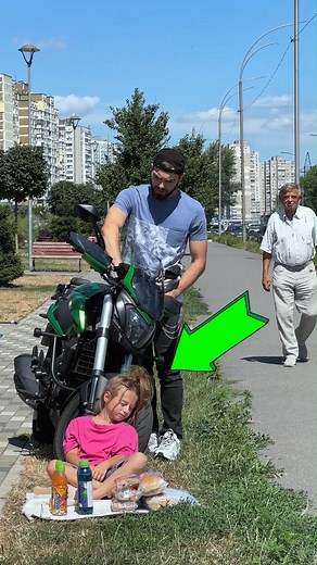 Like to keep the kindness circle growing #bekindtokids #music | Roxxy Studios