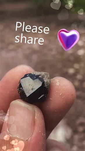 138K views · 3.7K reactions |  GARNET HEART ❤️ Spread the love around the world everyone! At GARNET HILL, NV | The Crystal Collector | Facebook