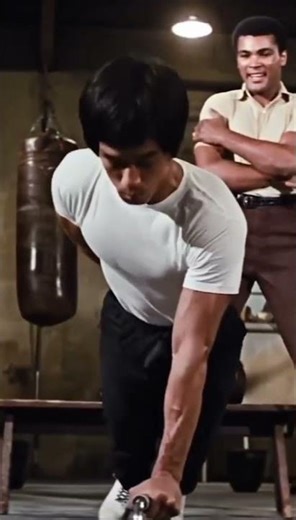 One-Hand Push-Up training Bruce Lee While Muhammad Ali Watches
