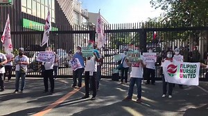 Mga health care worker, nagtungo sa tanggapan ng Department of Budget and Management para mangalampag ukol sa kanilang #COVID19 hazard pay at special risk allowance. | via Isa Avendaño-Umali/Super Radyo DZBB 594khz Bisitahin ang www.gmanews.tv para sa iba pang balita. | GMA News