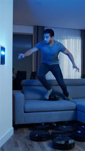 Alexa start saying intruder alert and locks down the house #alexa #smarthome #smarthometech ￼