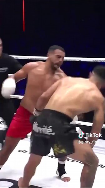 Legendary Fight: Khbabez vs Rajabzadeh at GLORY 104