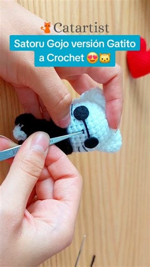 9.4K views · 144 reactions | Satoru Gojo versión Gatito  ¿Qué apodo le pondrías? 樂 . . . . . #crochettutorial #crochetpattern #crochet #amigurumipattern #peluches #amigurumi #crochetamigurumi #gatito #jujutsukaisen #satorugojo #gojosatoru #anime | Catartist | Facebook