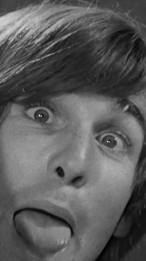 Good, good, good, “Good Vibrations” in the studio 🎶