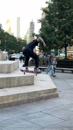 Zander Mitchell throw down jump down