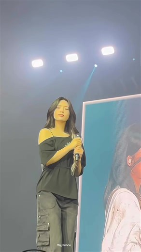 An Yujin what are you doing😂🥹🐶💙💙 #showwhatihaveinjakarta #showwhatihaveinjkt #showwhatihave #iveinjkt #show_what_i_have_in_jkt #showwhatihavetour #ive #yujin #anyujin