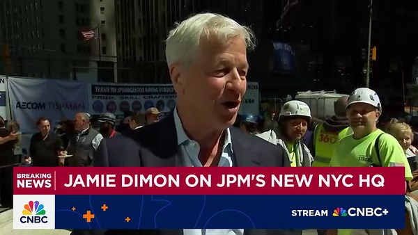 The economy's weakening, says JPMorgan CEO Jamie Dimon