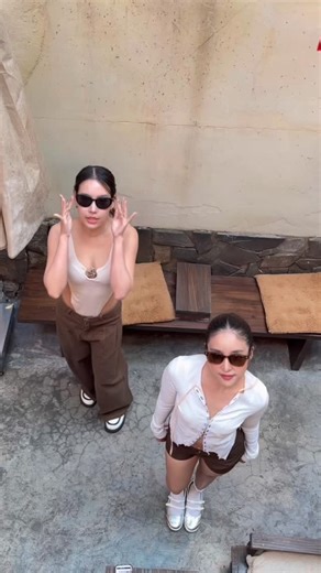 ♡ SOPRAEW ♡ on Instagram: "Jennie check in Hochiminh . 🇻🇳✨😂"