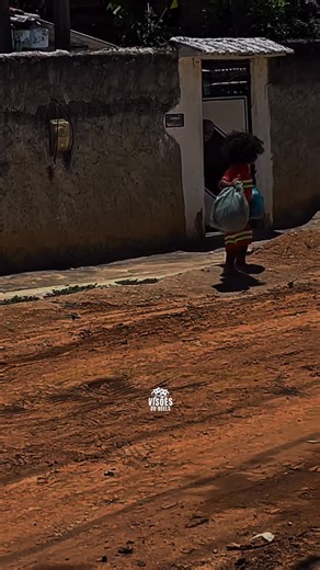 VISÕES DO REELS on Instagram: "Viver servindo a burguesia…"